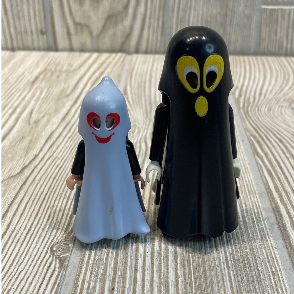 Playmobil Ghost Figures Lot Black Yellow Eyes Blue Heart Eyes Halloween Toy